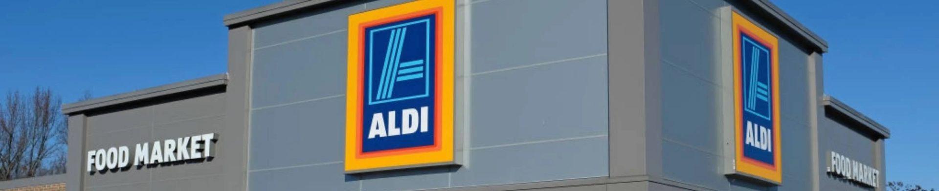 Aldi storefront in the daytime