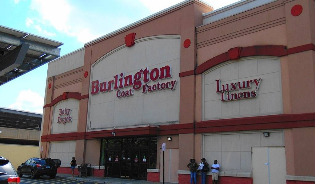 Burlington Coat Stores shopping center building
