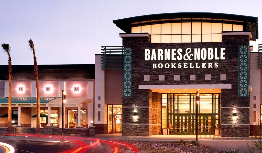 the outside for a Barnes & Noble location
